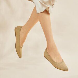 NWOT Vivaia Aria 5° Pointed-Toe Ballet Flats Size 38.5